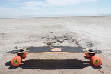 7 Best Cruiser Longboards for Lightweight Riders in 2025