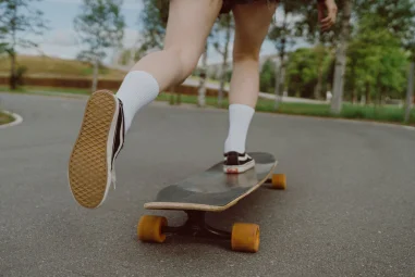 8 Best Longboards for Campus Commuting in 2025